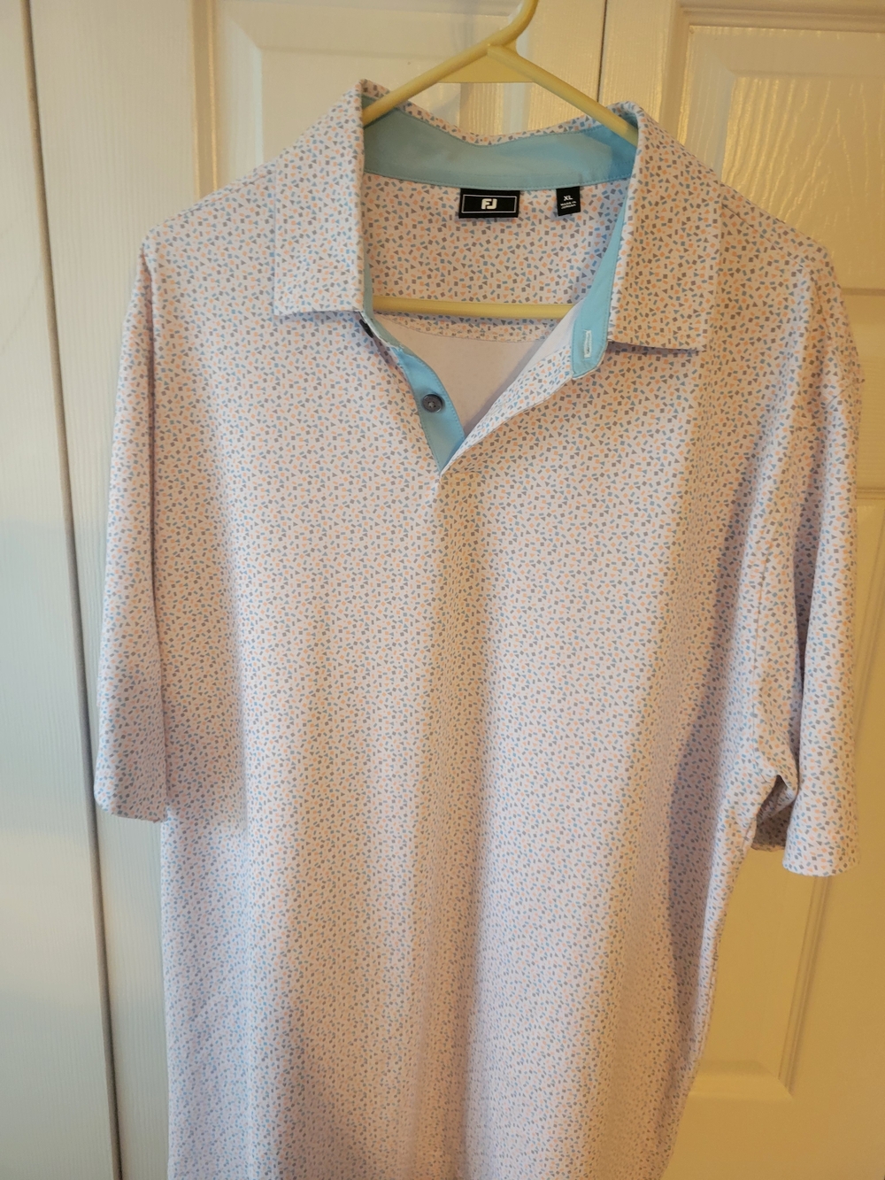 FootJoy Men’s White & Light Blue Microdot Polo with Contrasting Placket
